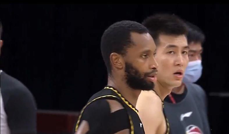 《惠特尼·休斯顿》曝光预告 再现歌后传奇生活 2018-05-17 由凯文·麦克唐纳（《天梯：蔡国强的艺术》）执导，记录了美国流行巨星惠特尼·休斯顿生前时光的纪录片《惠特尼·休斯顿》发布了正式预告。